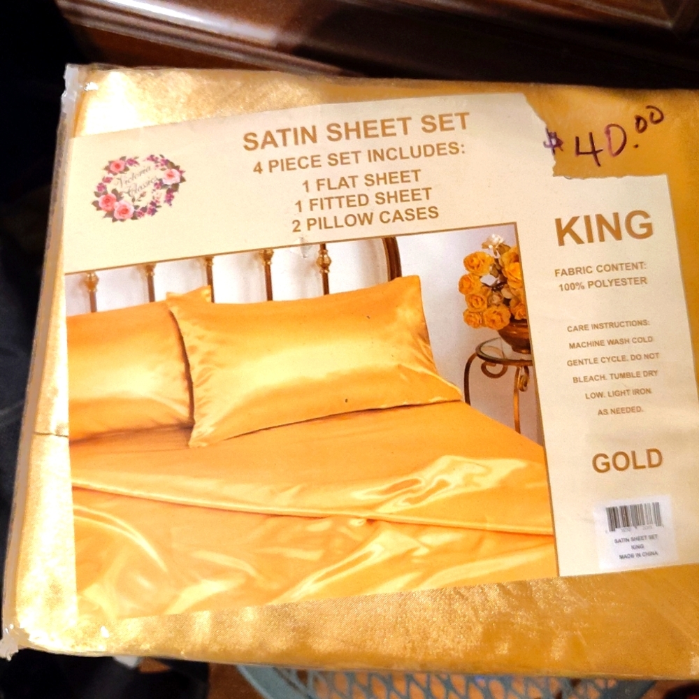 Pics R Specific Size Of sheets Egyptian cotton, Cotton Blend And Satin.